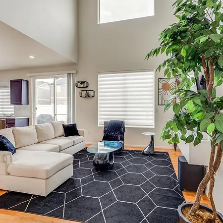 Inviting Denver Home With Yard About 6 Mi To Airport!